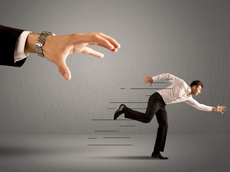 mơ thấy chạy trốn cùng người khác