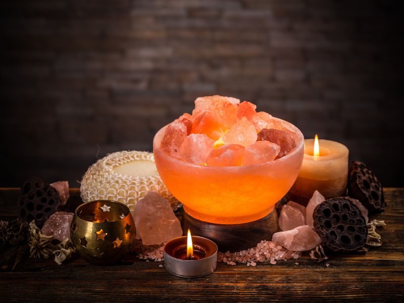 nến thơm và đá phong thuỷ