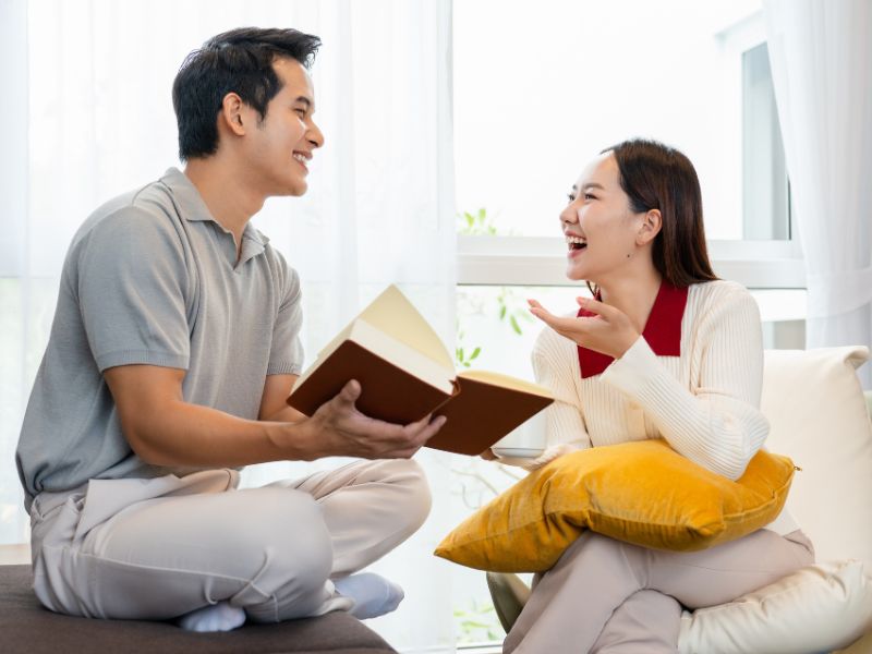 vợ chồng gia đình vui vẻ