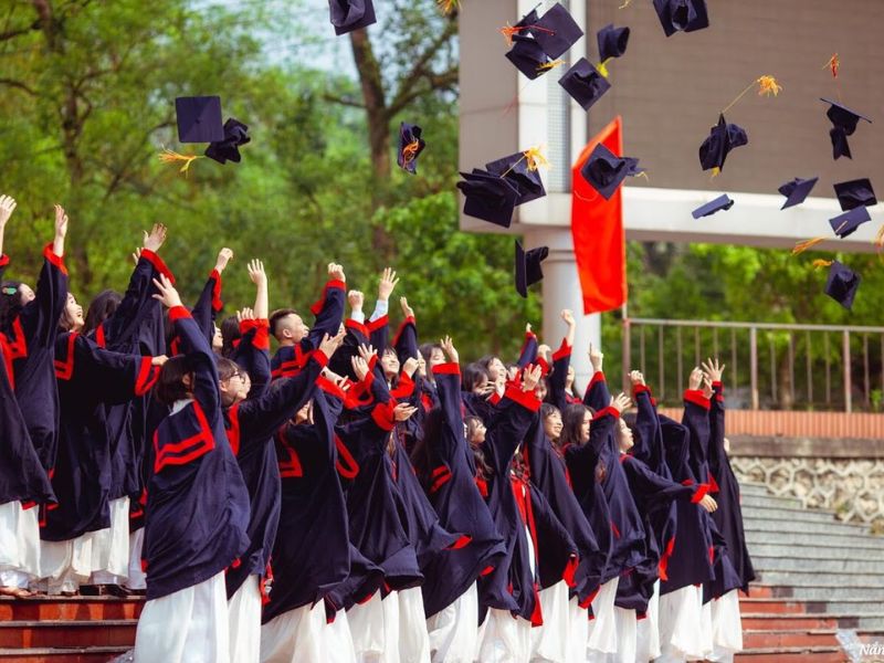 tốt nghiệp kỷ yếu học sinh stt thanh xuân
