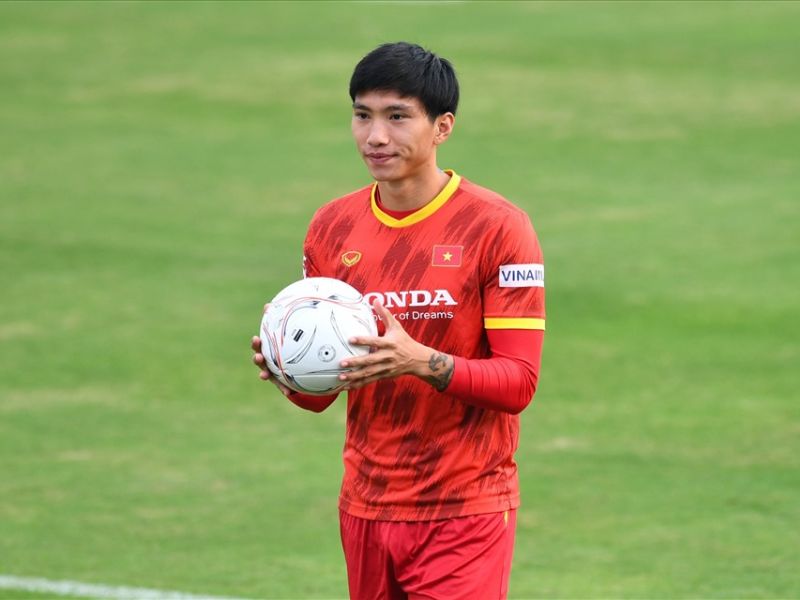 hậu vệ là gì hậu vệ bóng đá văn hậu